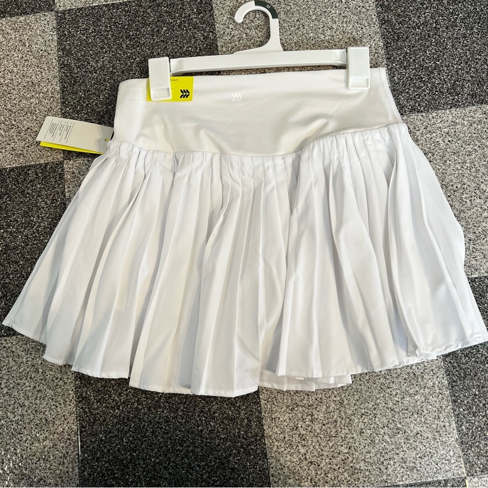 NWT All in Motion White High Rise Pleated Women's Skort- Size M - Picture 2 of 6